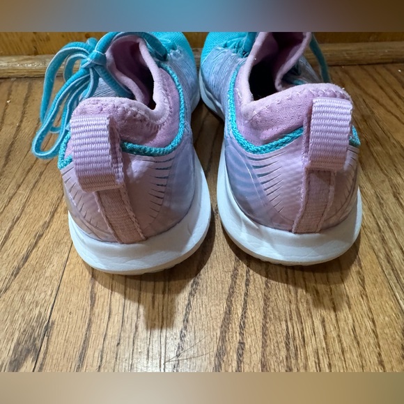 Girls Under Armour Shoes 6.5Y - Picture 4 of 4